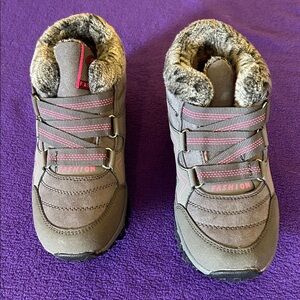 SL Fashions Kids Boots - Gray with Pink Highlights